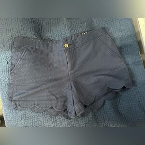 Lily Pulitzer size 14 navy buttercup scalloped hem shorts